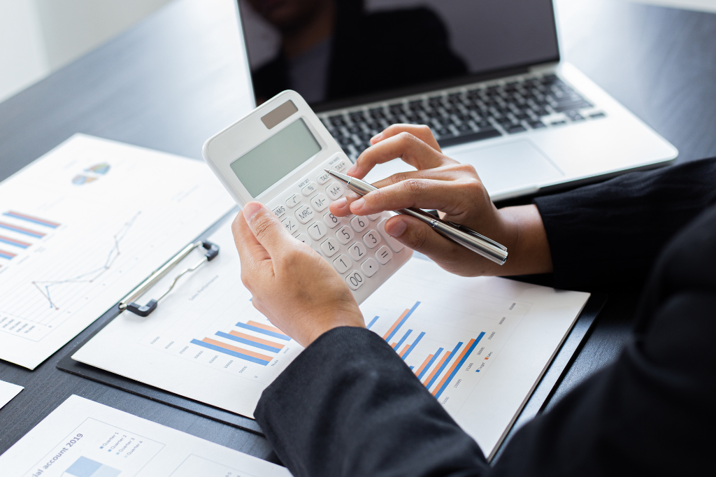 Maximizando retornos: Estrategias de inversión a largo plazo para empresas